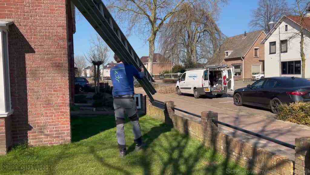 Schoorsteen onderhoud Noordwijk ladder bus